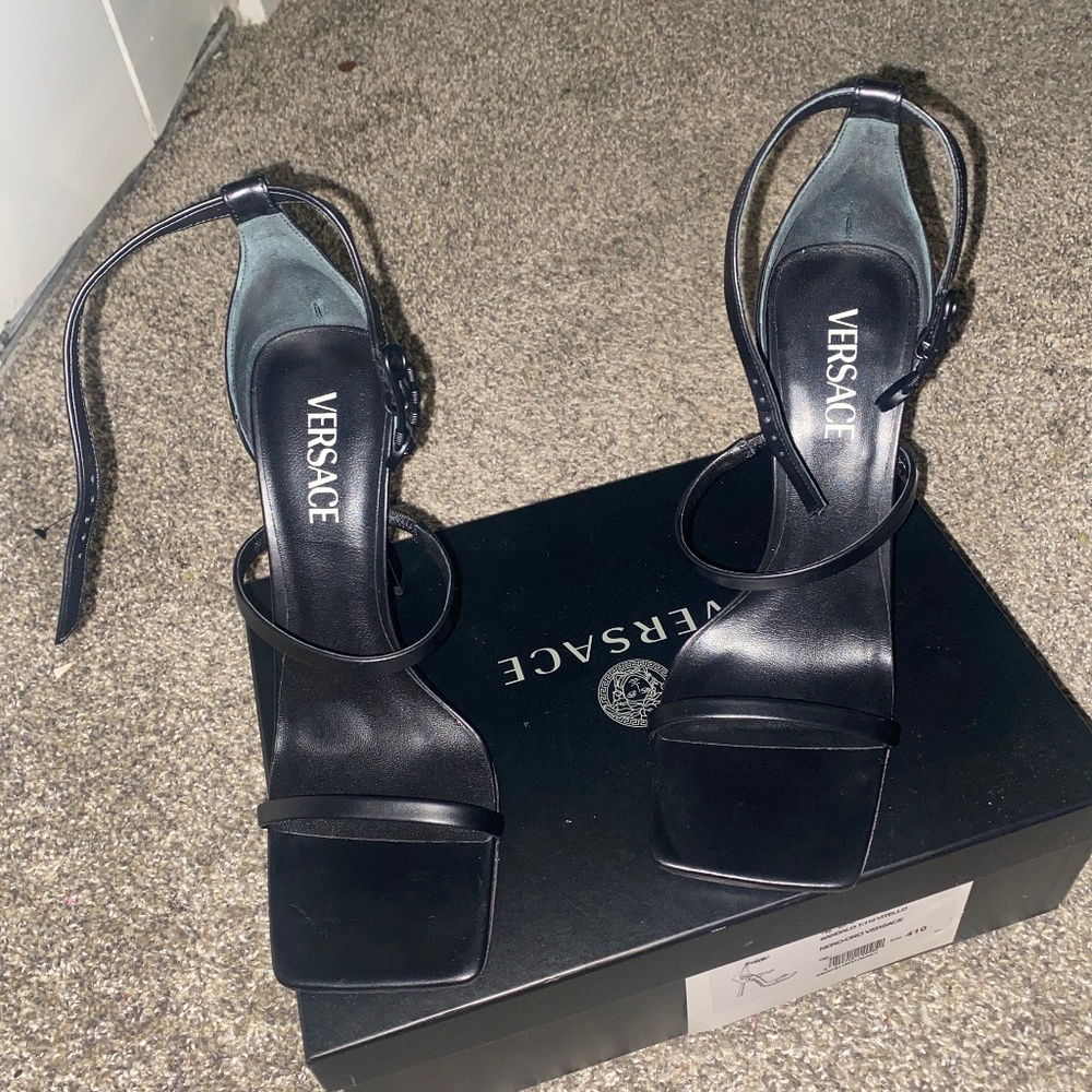 Versace Safety Pin 95mm sandals